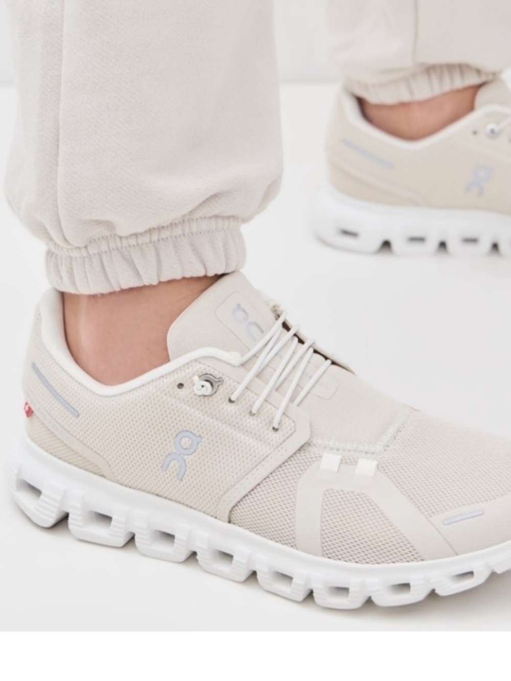 On Cloud 5 Trainers Color: Pearl / White women 8.5 gently used